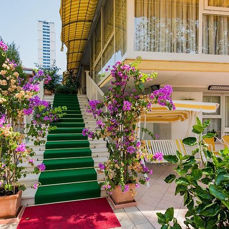Hotel Donatello Cesenatico Buitenkant foto