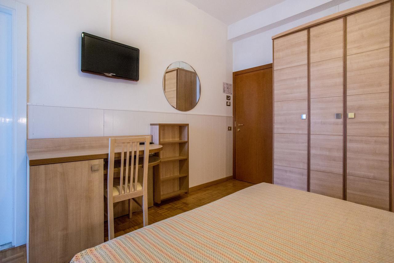 Hotel Donatello Cesenatico Buitenkant foto