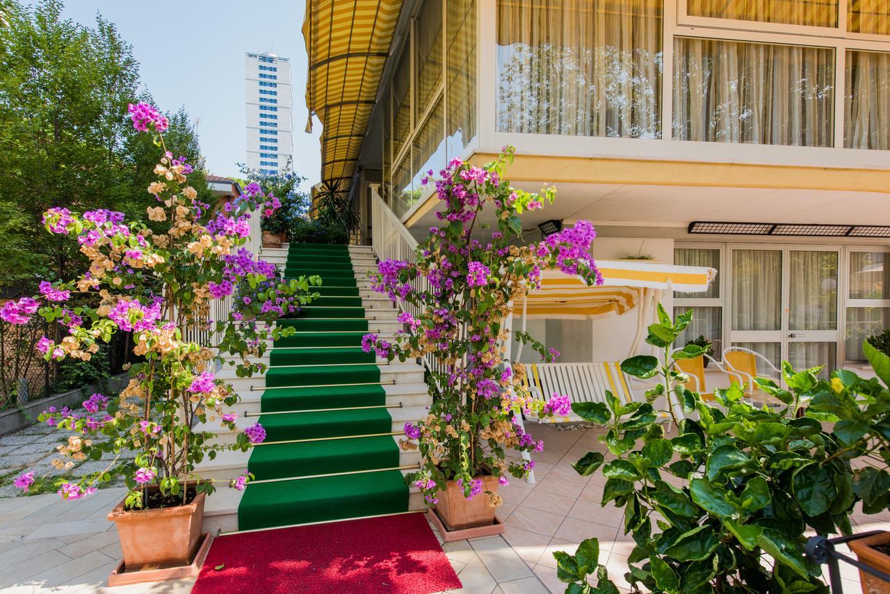 Hotel Donatello Cesenatico Buitenkant foto